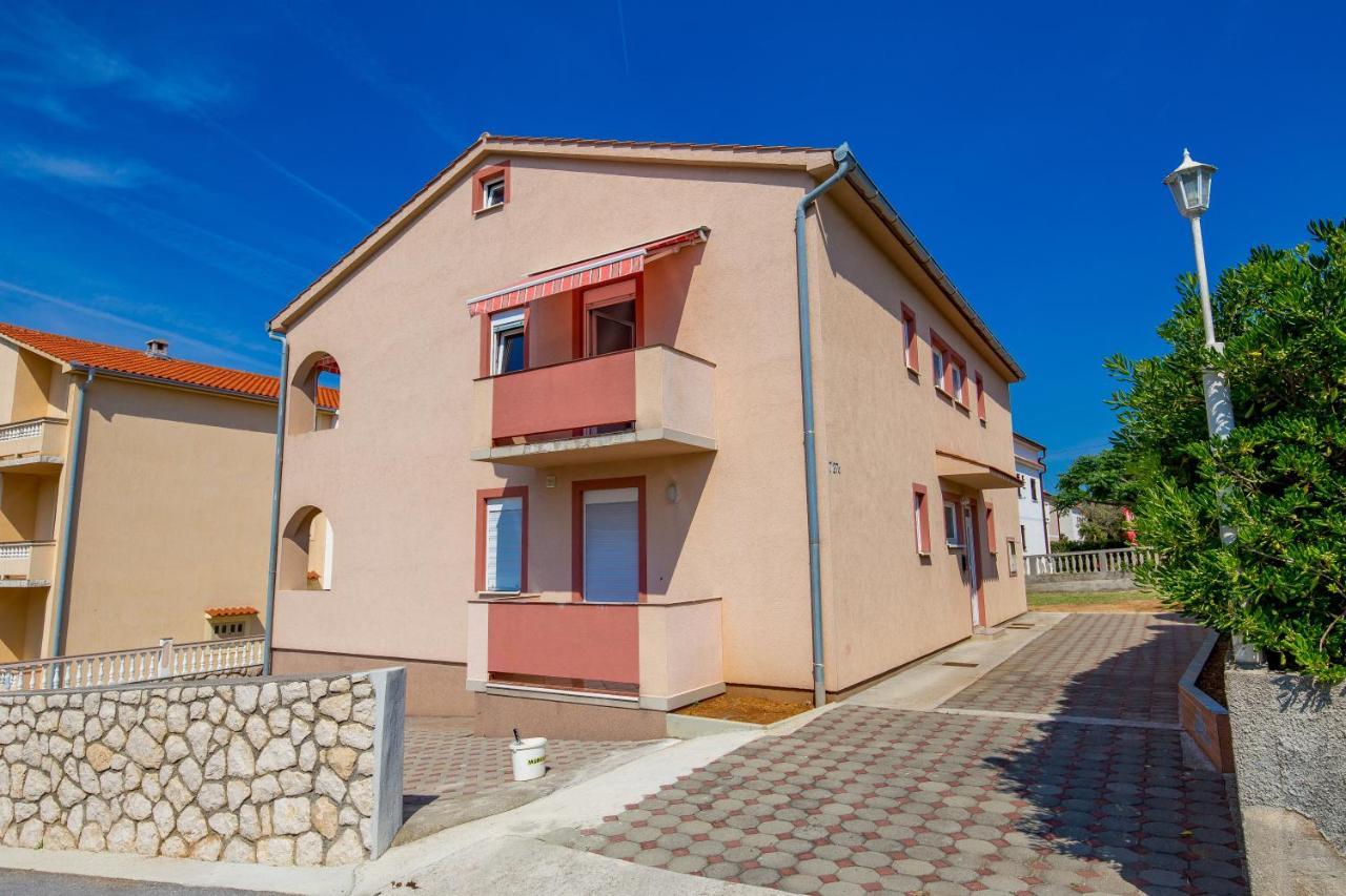 Apartment Tonka Barbat na Rabu Kültér fotó