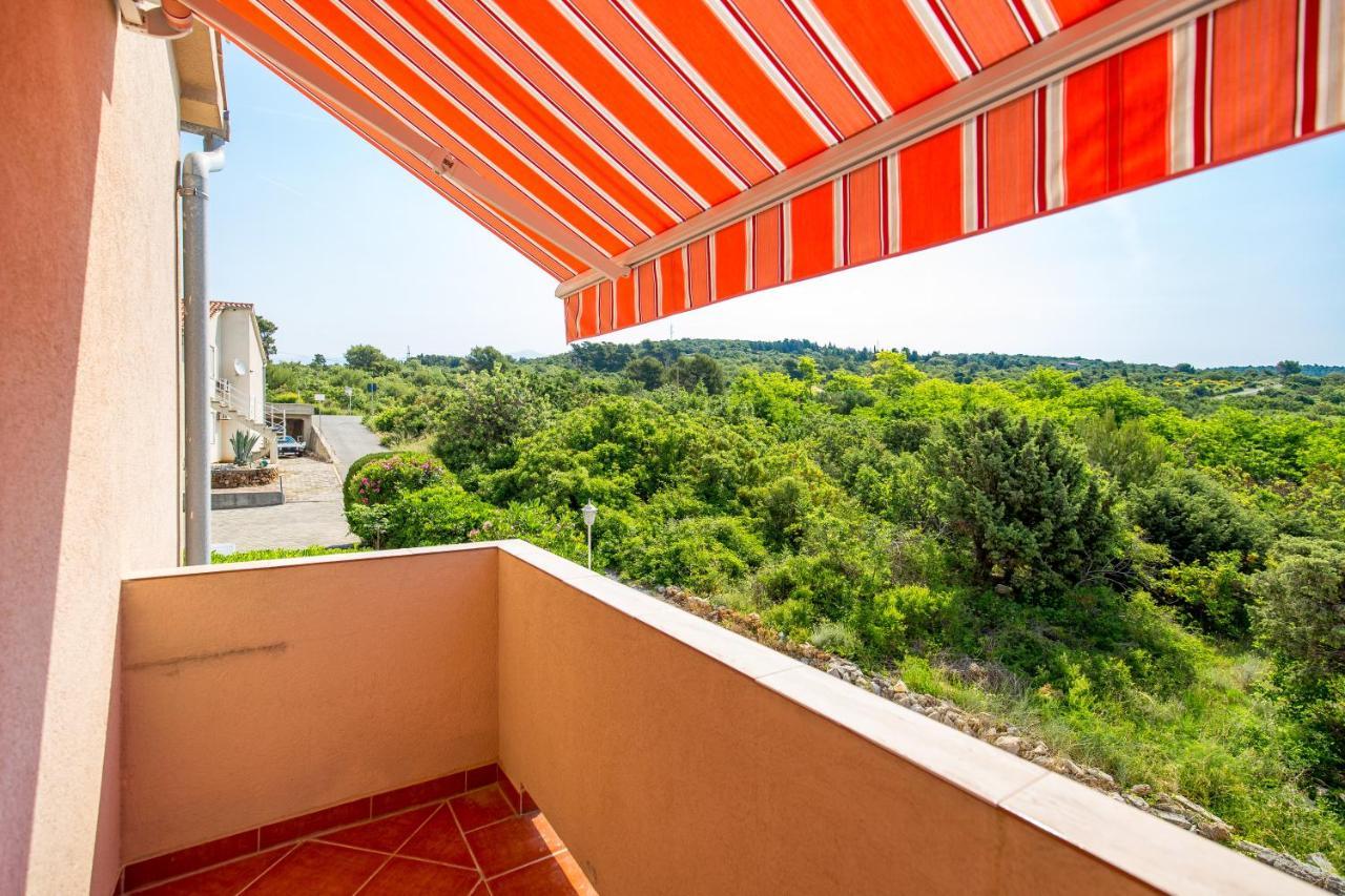 Apartment Tonka Barbat na Rabu Kültér fotó