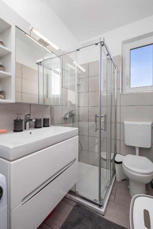 Apartment Tonka Barbat na Rabu Kültér fotó