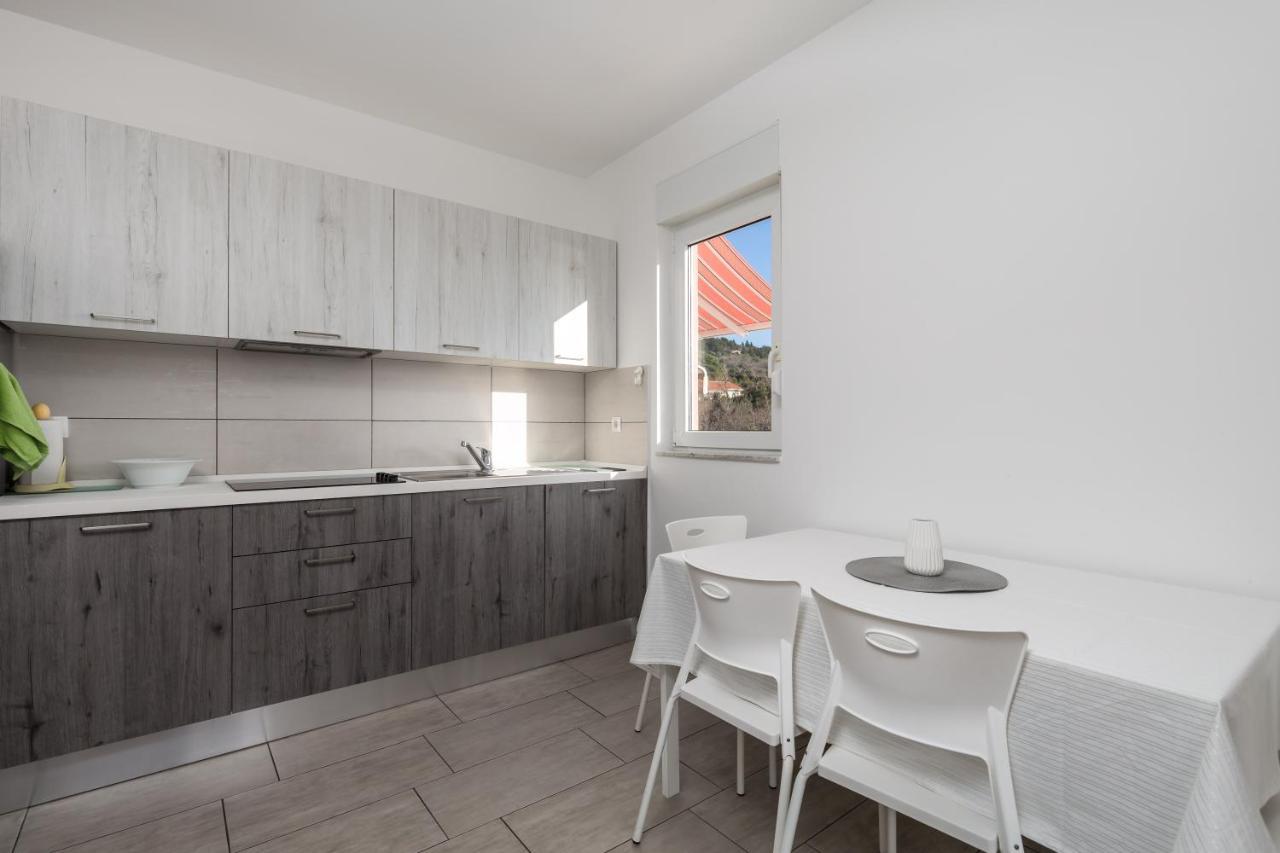 Apartment Tonka Barbat na Rabu Kültér fotó